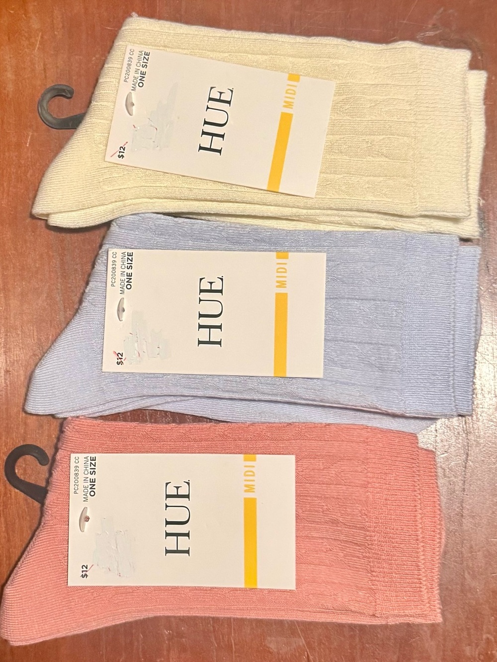HUE Women's Silk Blend Cable Crew Socks 3 Pairs - Cream, Light Blue, Pink